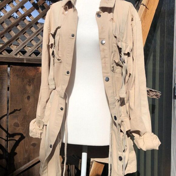 NWOT Carmar Distressed Lightweight Tan Utility Jacket - Picture 8 of 8